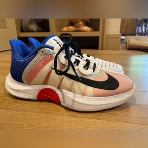 Nike vapor court size 9.5 women’s